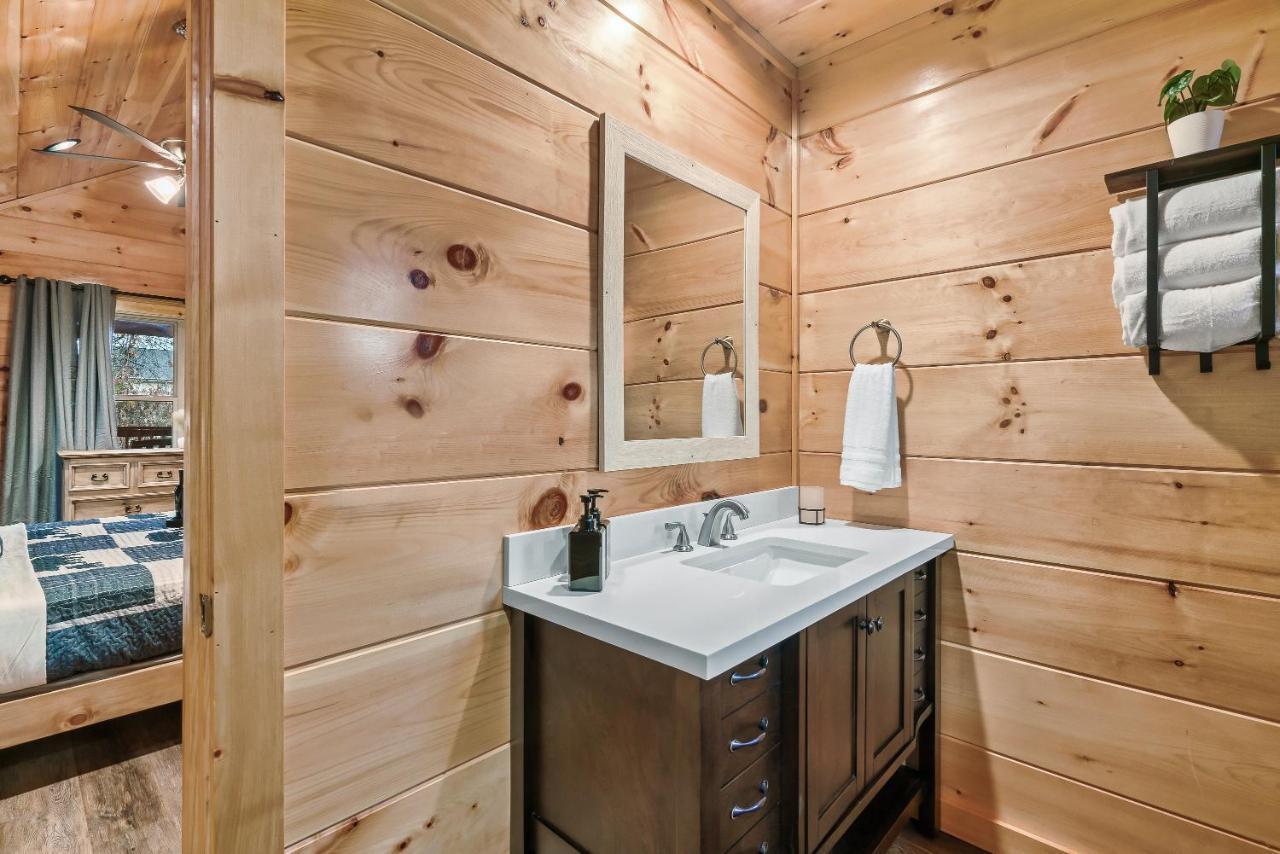 Mountains R Calling, Cozy Hideaway, King Beds, Hot-Tub, Arcade, Ev Ready Pigeon Forge Exterior foto