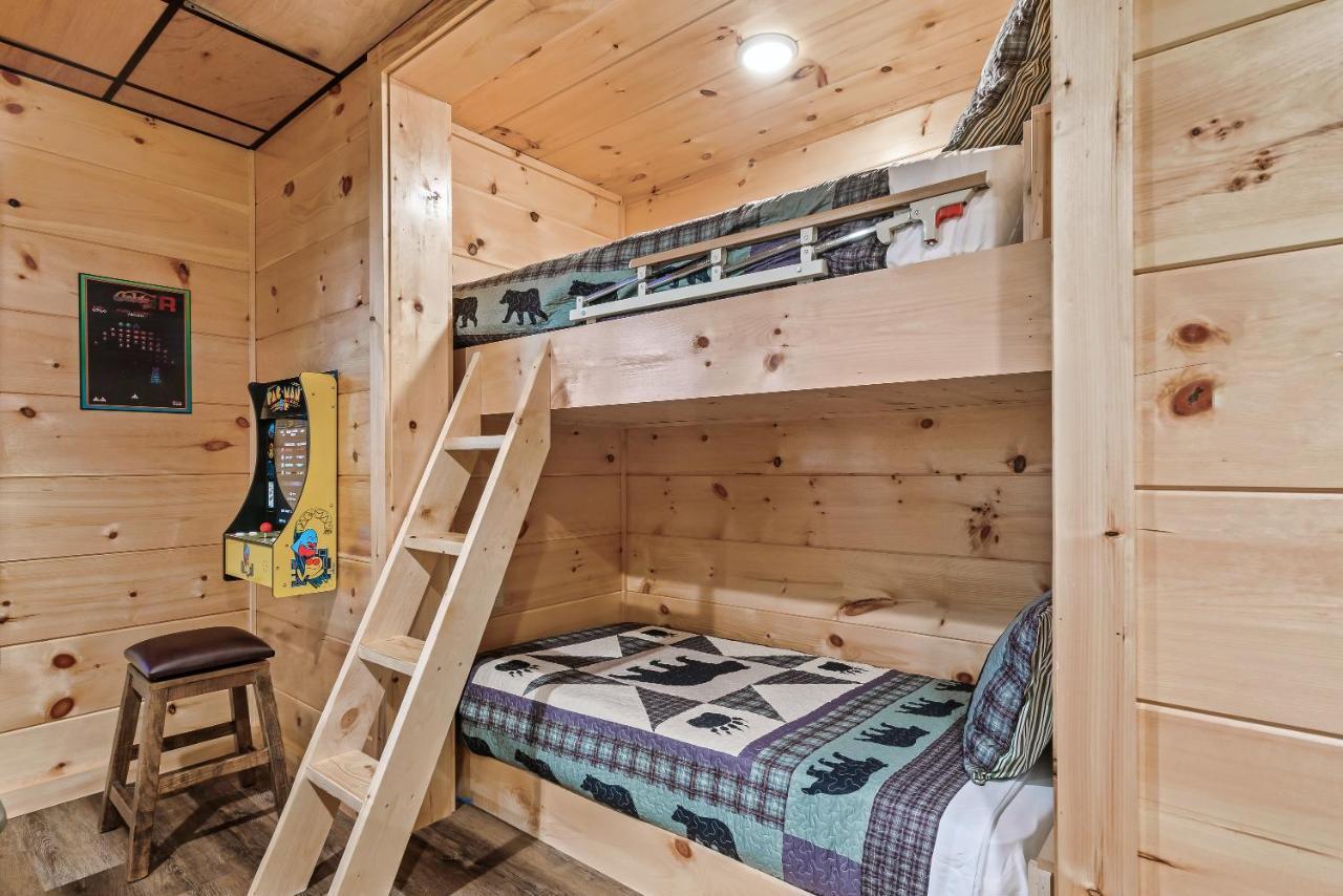 Mountains R Calling, Cozy Hideaway, King Beds, Hot-Tub, Arcade, Ev Ready Pigeon Forge Exterior foto